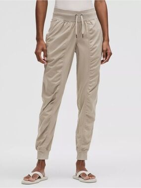 lululemon Women’s Dance Studio Mid-Rise Jogger Pant Tan Beige sz 4